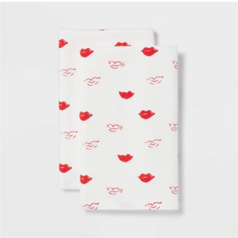 2 piece Cotton Red & White KISS Lips Hand Towel set . NWTS new kitchen bathroom